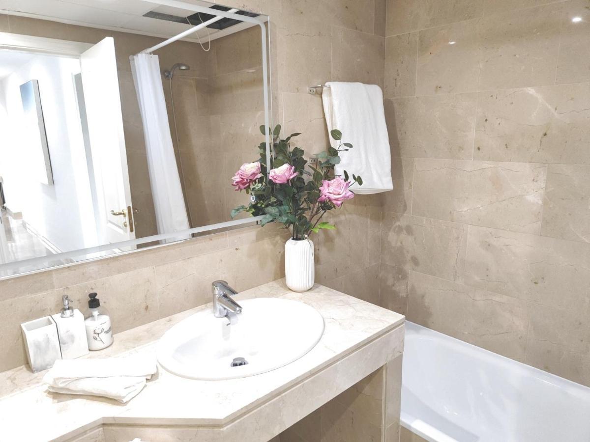 15 First Line Penthouse With Wonderful Seaview Near Duquesa Golf Manilva Andalucia Lägenhet Exteriör bild