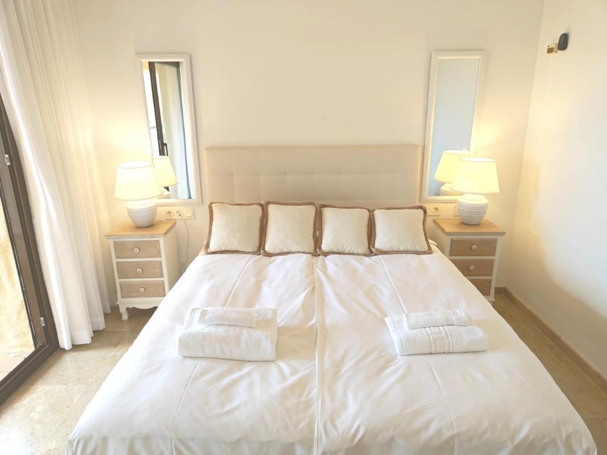 15 First Line Penthouse With Wonderful Seaview Near Duquesa Golf Manilva Andalucia Lägenhet Exteriör bild